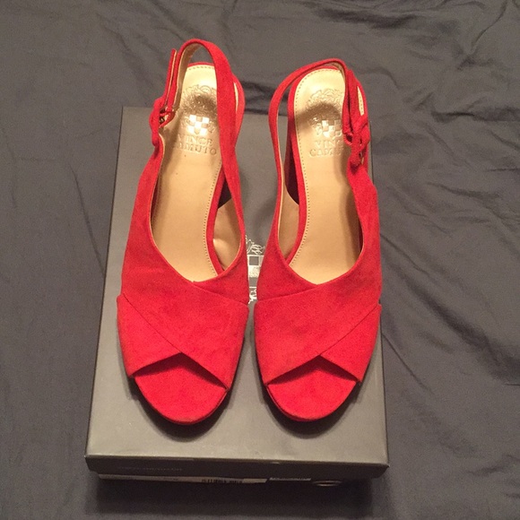 VINCE CAMUTO RED JAVASAN PLATFORM SHOES - Picture 2 of 6